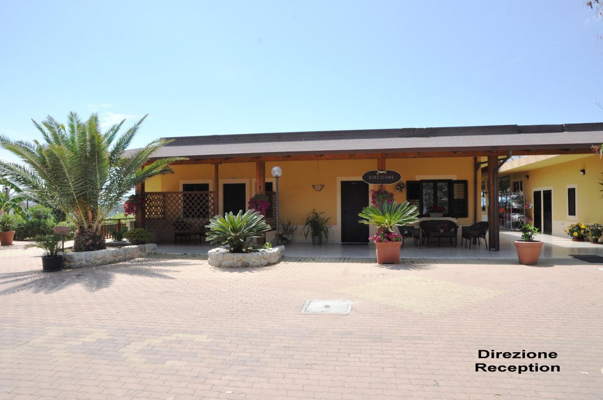 Hotel Residence Riviera Calabra Zambrone Exterior photo