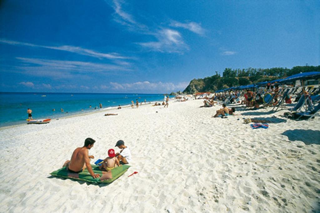 Hotel Residence Riviera Calabra Zambrone Exterior photo