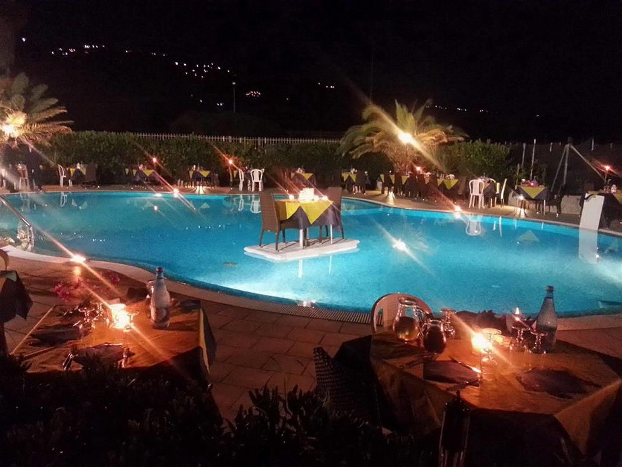 Hotel Residence Riviera Calabra Zambrone Exterior photo