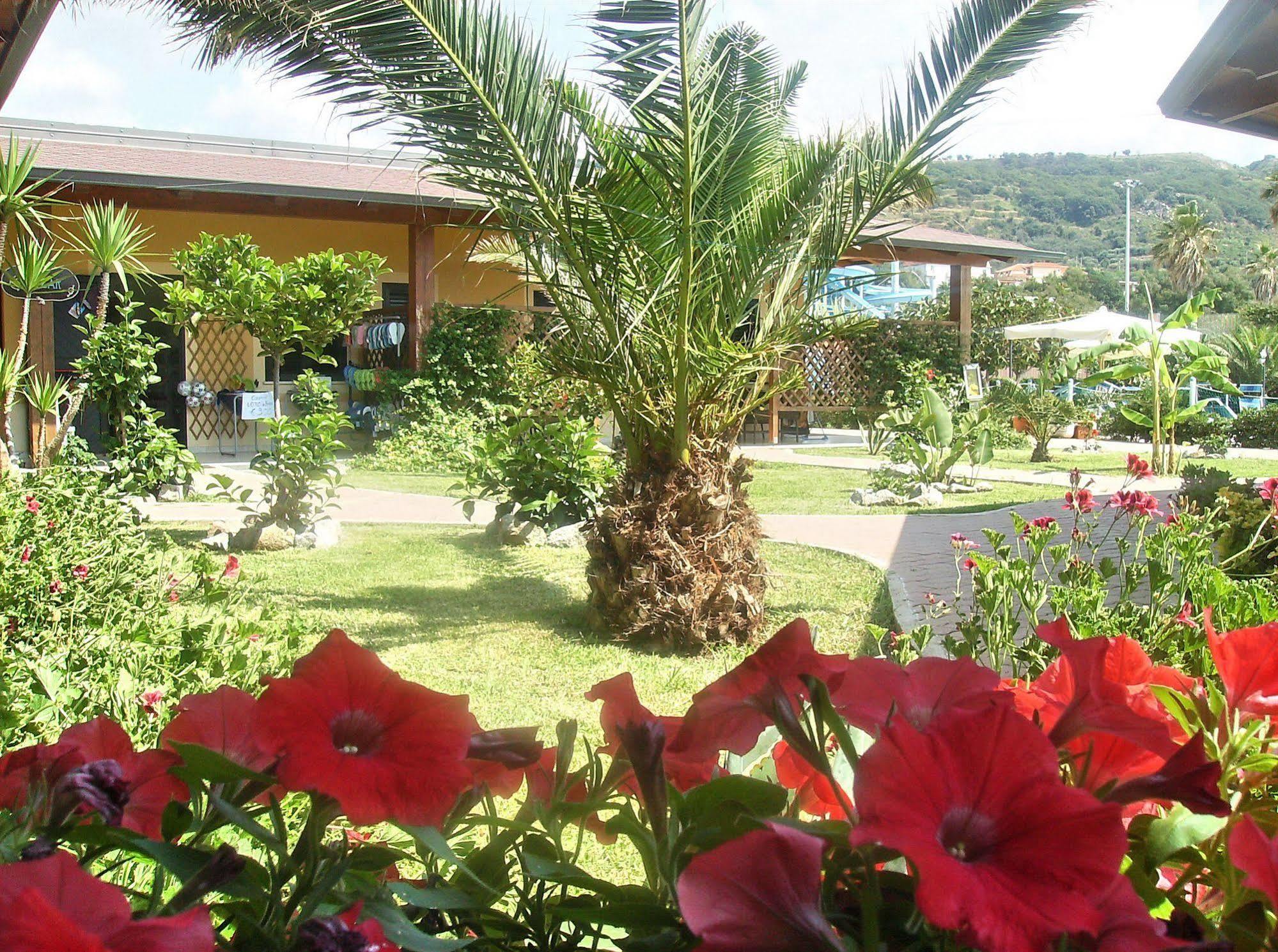 Hotel Residence Riviera Calabra Zambrone Exterior photo