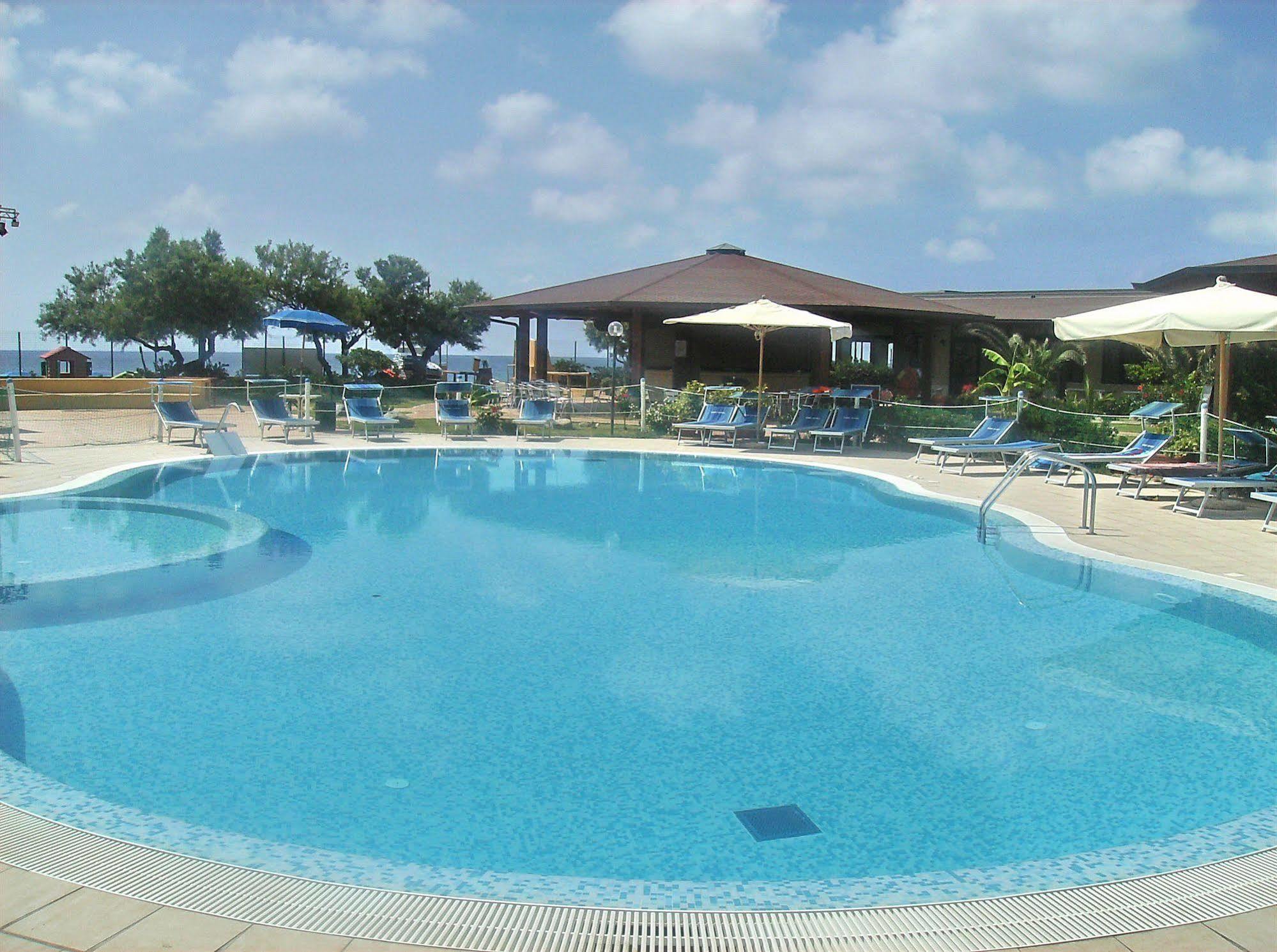 Hotel Residence Riviera Calabra Zambrone Exterior photo