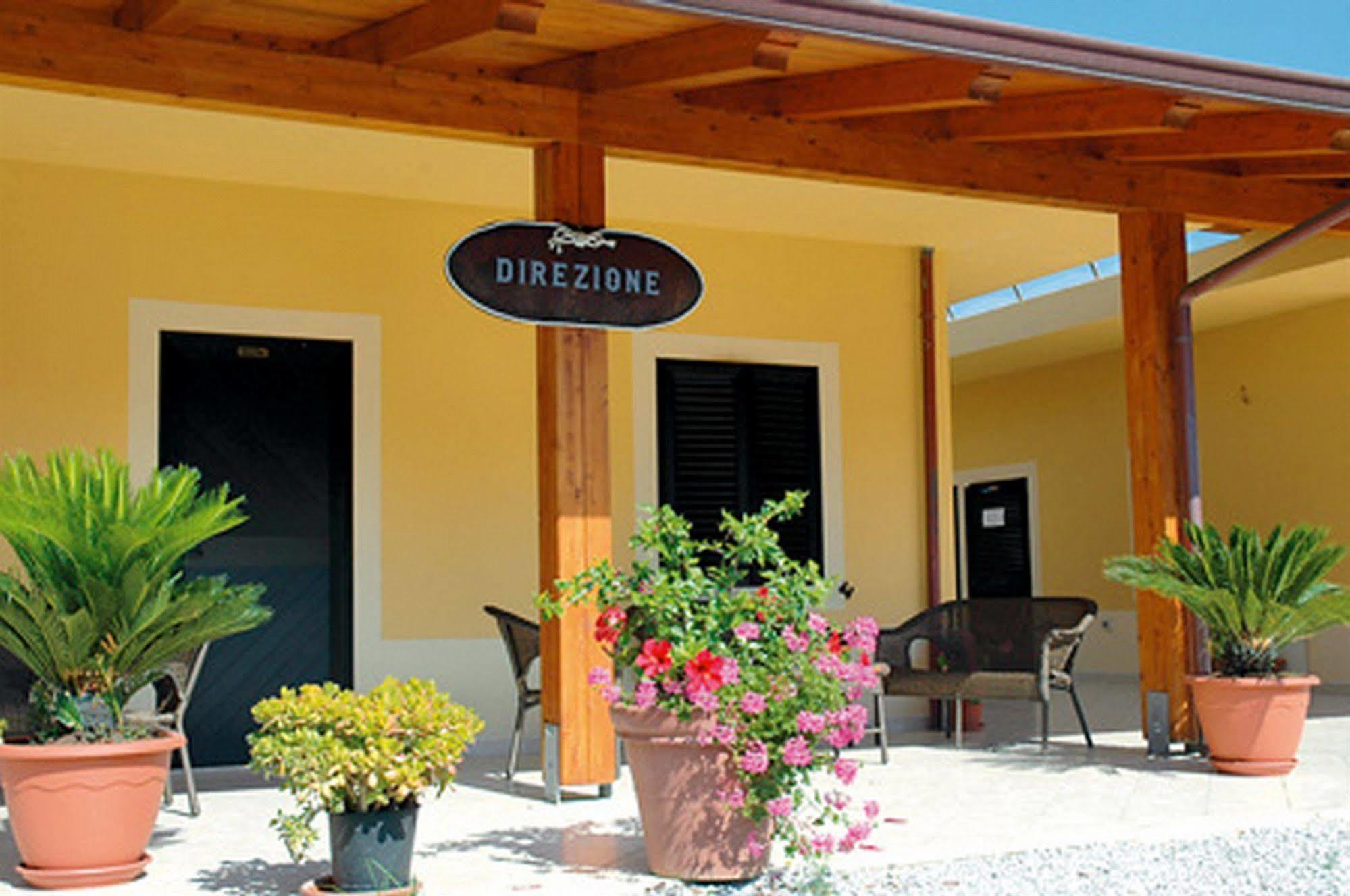Hotel Residence Riviera Calabra Zambrone Exterior photo